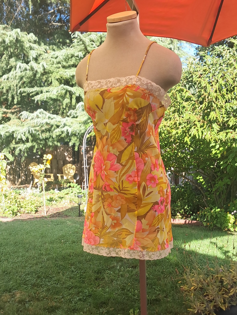 Trillium VIBRANT Yellow & Pink Floral Lace-Trim Slip VTG 60' 70'S  34 USA
